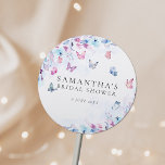 Pegatina Redonda Me Da Una Ducha De Novias Mariposas<br><div class="desc">Me Da Mariposas Ducha Bridal Pegatina Redondo Clásico</div>