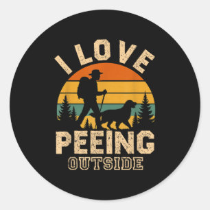 Pegatina Redonda Me encanta orinar al aire libre - Meme divertido d