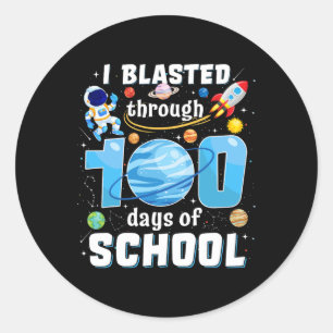 Pegatina Redonda Me Golpeé Durante 100 Días De Escuelas 100 Días De