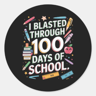 Pegatina Redonda Me Golpeé Durante 100 Días De Escuelas 100 Días De