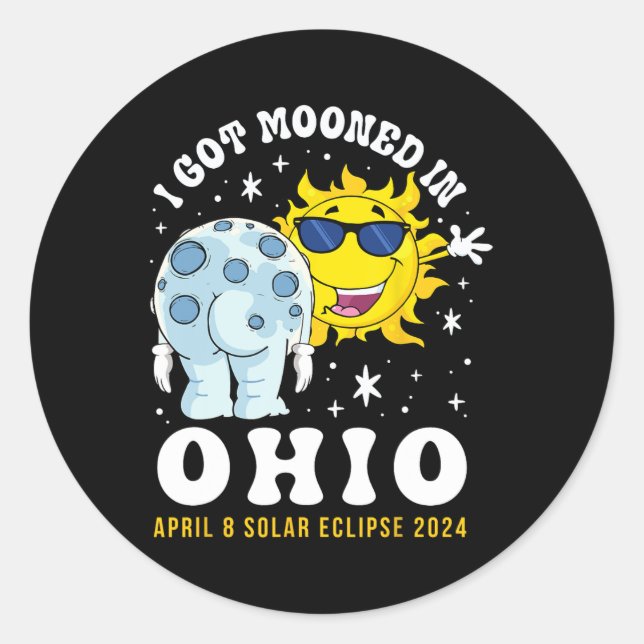Pegatina Redonda Me Mooné En El Eclipse Solar Total De Ohio 2024 (Anverso)