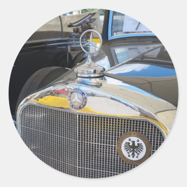 Pegatina Redonda Mercedes-Benz 260D. El primer coche diesel del mun (Anverso)