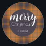 Pegatina Redonda Merry Christmas Dark Plaid<br><div class="desc">Elegante pegatina clásico marrón oscuro,  naranja y azul para regalos de Navidades y otras sorpresas. ¡Te deseo una celebración colorida y alegre!</div>