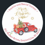 Pegatina Redonda Merry Christmas Truck Circular Return Address<br><div class="desc">Elegante tipografía Gold Merry Christmas,  copos de nieve dorados,  camión de Navidades acuarela con regalos,  sobre un fondo blanco. Utilice la herramienta Personalize para agregar su información. Para obtener más elementos coincidentes,  visite mi colección de Navidades de sueño.</div>