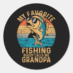 Pegatina Redonda Mi compañero de pesca favorito me llama abuelo div