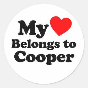 Pegatina Redonda Mi corazón le pertenece a Cooper