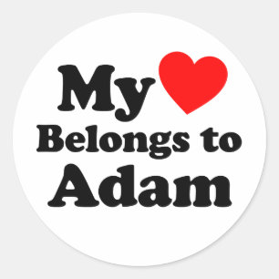 Pegatina Redonda Mi corazón pertenece a Adam