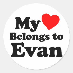 Pegatina Redonda Mi corazón pertenece a Evan