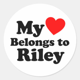 Pegatina Redonda Mi corazón pertenece a Riley