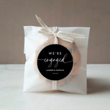 Minimalista Moderna Caligrafía Negra Estamos Compr