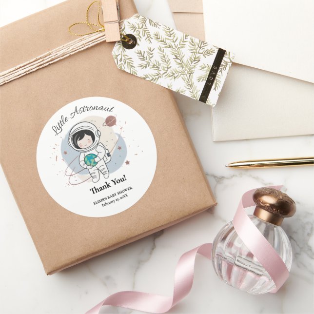 Pegatina Redonda Minimalista pequeño astronauta Baby Shower (Regalar)