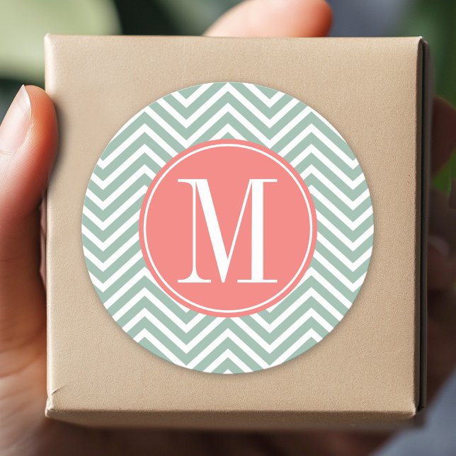 Pegatina Redonda Mint y Coral Chevrons con Monograma Personalizado (Custom Sticker for Party Favors and Envelopes)