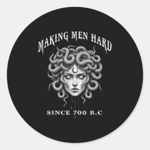 Pegatina Redonda Mitología Griega Divertida Medusa Poniendo Duro a