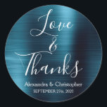 Pegatina Redonda Moda azul marina amor metálico y gracias<br><div class="desc">Escritura de tipografía azul y blanca Faux Faux Metalizado Metallic Elegant Love and Gracias - Gracias Favor Pegatina que se puede usar como Sello para sobres. Este pegatina se puede personalizar para incluir su nombre y fecha de boda. Este pegatina forma parte de una colección de bodas coincidente y se...</div>