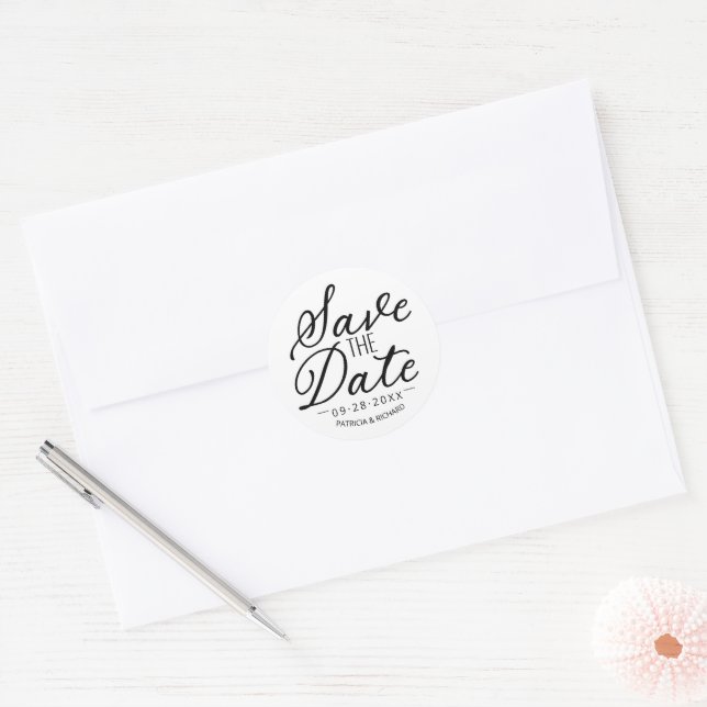 Pegatina Redonda Moda Black Script Wedding Save The Date (Sobre)