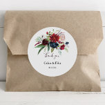 Pegatina Redonda Moderna Marina Borgoña Rubor Floral Gracias Por Fa<br><div class="desc">Este moderno pegatina de color burdeos y floral de la marina borgoña es perfecto para una boda elegante. El diseño se compone de flores pintadas a mano y hojas verdes, rojas, burdeos, navales, violetas, azules y rubíes. Haga que el pegatina le asigne las etiquetas propias, incluyendo sus nombres, el evento...</div>