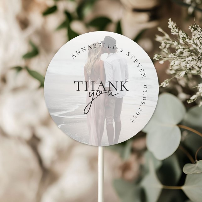 Pegatina Redonda Moderno, mínimo, 1 foto, Boda (THANK YOU! Modern, Minimal, 1 Photo, Wedding Classic Round Sticker with your name and date)