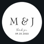 Pegatina Redonda Monograma blanco negro clásico<br><div class="desc">Monograma clásico clásico blanco negro simple Pegatina redondeado</div>