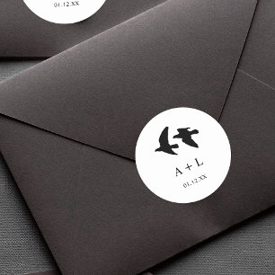 Pegatina Redonda Monograma Boda de Aves Blancas y Negras Modernas