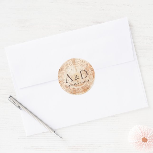 Pegatina Redonda Monograma Boda Rústico Personalizado de leña (Sobre)