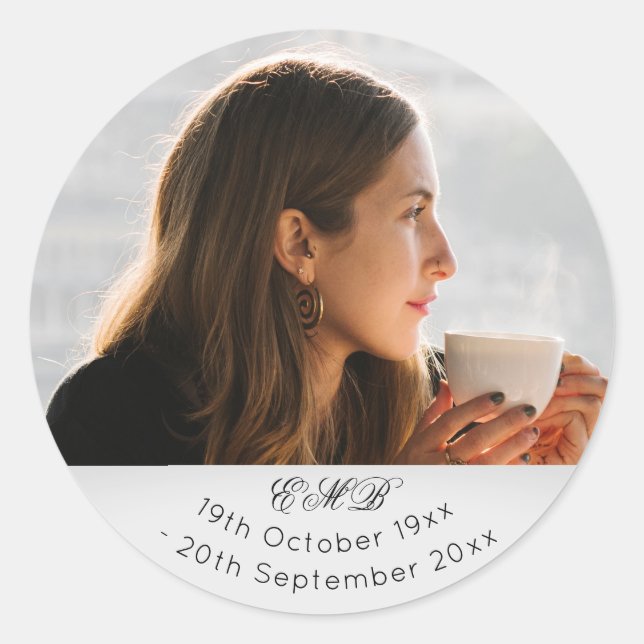 Pegatina Redonda Monograma de la foto del funeral (Anverso)