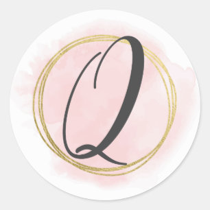Pegatina Redonda Monograma de letra Q rosa beis con acentos dorados