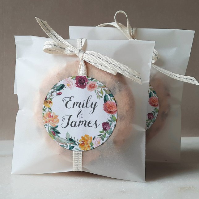 Pegatina Redonda Monograma del Boda de la flor de borgoña rusa (Subido por el creador)