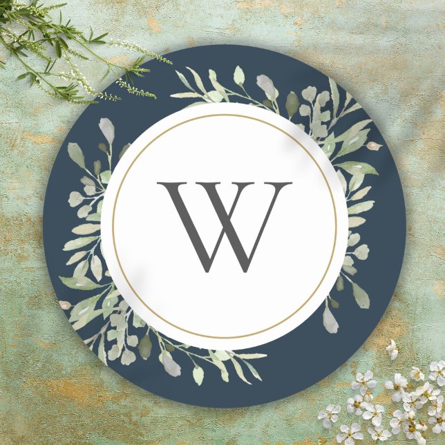 Pegatina Redonda Monograma inicial de greenery azul marino elegante (Elegant Navy Blue Greenery Monogram Initial Classic Round Sticker)