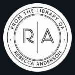 Pegatina Redonda Monograma mínimo moderno La biblioteca de la placa<br><div class="desc">Mejore su biblioteca personal con nuestra elegante y mínima libreta "De la biblioteca" o "Este libro pertenece a". Con sus iniciales de monograma en un tipo abierto moderno y separado por una línea vertical elegante, esta placa personalizado también incluye su nombre y texto personalizado en un tipo de letra sans-serif...</div>