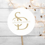 Pegatina Redonda Monograma simple Boda personalizado con nombre<br><div class="desc">Añada un toque personalizado a los detalles de su boda con el Monograma Boda simple personalizado con el Pegatina redondo clásico de nombre. Con un monograma personalizado con las iniciales de la novia y el novio, estos elegantes pegatinas son perfectos para sellar sobres bodas, decorar favores o agregar un acento...</div>