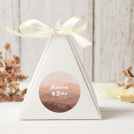 Pegatina Redonda Montañas Retro y Boda rosado polvoriento