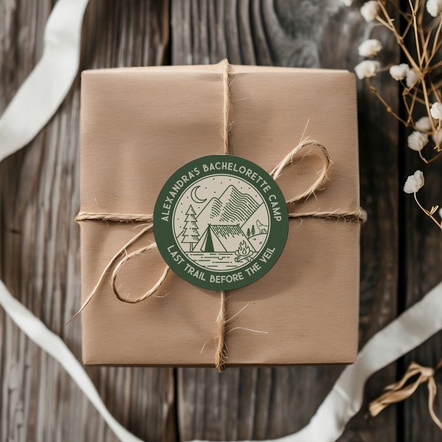 Pegatina Redonda Mountain Camping Weekend Bachelorette (Mountain Camping Weekend Bachelorette Classic Round Sticker)