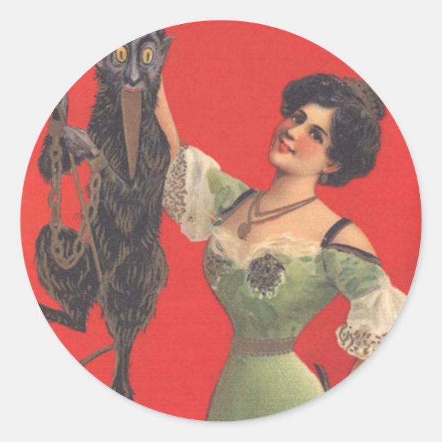 Pegatina Redonda Mujer atrapando a Krampus (Anverso)