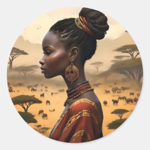 Pegatina Redonda Mujer Tribal Vigilando Su Paisaje Africano,