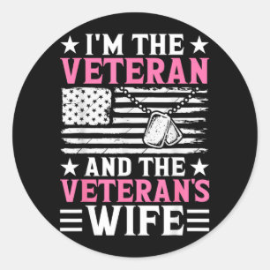 Pegatina Redonda Mujer veterana y esposa de veterano madre veterana