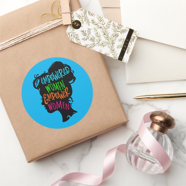 Pegatina Redonda Mujeres empoderadas empoderan a las mujeres (Regalar)