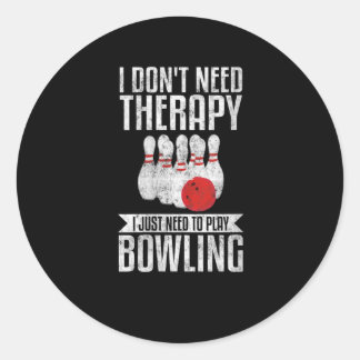 Pegatina Redonda Mujeres que necesito jugar al Bowling