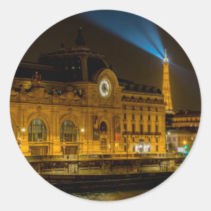 Pegatina Redonda Museo de Orsay en París por la noche