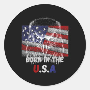 Pegatina Redonda Nacido en la bandera patriótica de Eagle Silhouett
