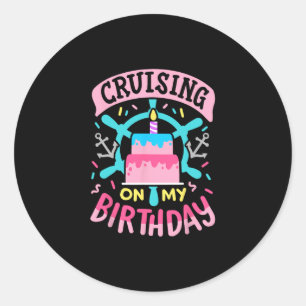 Pegatina Redonda Navegando en mi cumpleaños divertido viaje de cruc