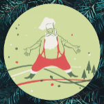 Pegatina Redonda Navidad vintage, chef de Santa Claus con cena<br><div class="desc">Ilustracion de la Vintage. Imagen de feriado de Navidad con un alegre Santa Claus que sirve a un Navidad fiesta de cena de pavo. El chef está bailando con la comida. Un toque retro con este Santa kitsch de los años 50 en sus pantalones rojos con tirantes y el gorra...</div>