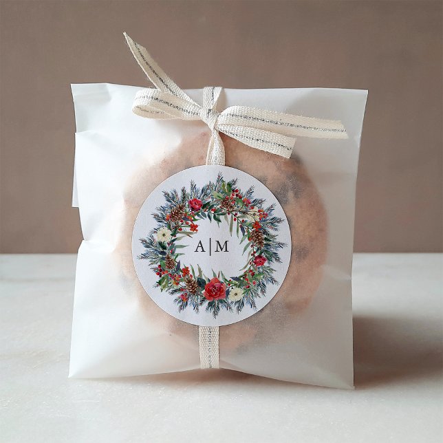 Pegatina Redonda Navidades Berries | Boda de vacaciones en monogram (Christmas berries with your monogram)