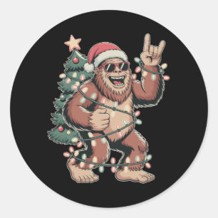 Pegatina Redonda Navidades Bigfoot Sasquatch Santa Hat Xmas Tree