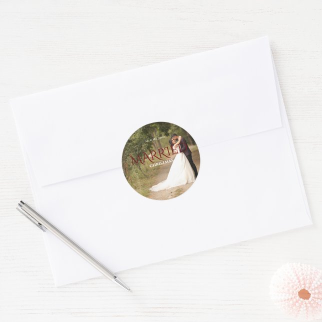 Pegatina Redonda Navidades casados Foto de matrimonio elegante (Married Christmas Elegant Wedding Photo  Classic Round Sticker)
