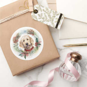 Pegatina Redonda Navidades de Goldendoodle Wreath Festial Pup