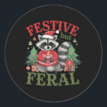 Pegatina Redonda Navidades de racconos animales festivos pero feral<br><div class="desc">Racco festivo pero feral animal Santa Navidades árbol de navidad</div>