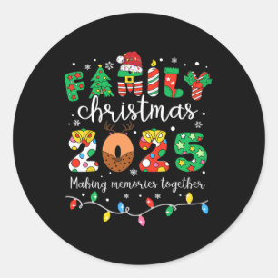 Pegatina Redonda Navidades Familiares 2025 Cama De Noches Hombres M