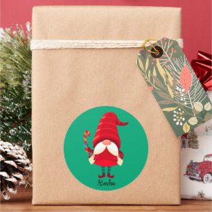 Pegatina Redonda Navidades Gnome Llevando Un Cañón De Velas