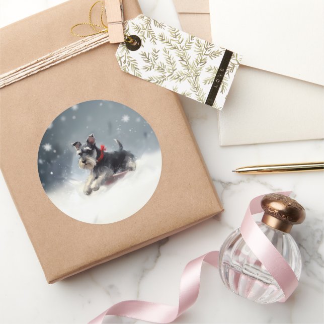 Pegatina Redonda Navidades Schnauzer en miniatura en invierno (Regalar)