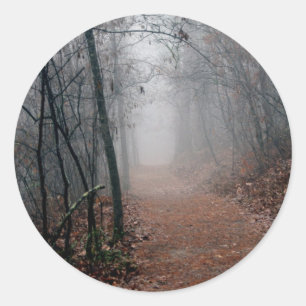 Pegatina Redonda Niebla inviernos - No hay fin a la vista en los re